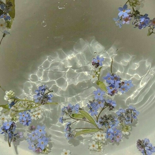 ภาพปกอัลบั้มเพลง Like water — Wendy ° cover by Cia