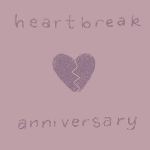 ภาพปกอัลบั้มเพลง heartbreak anniversary