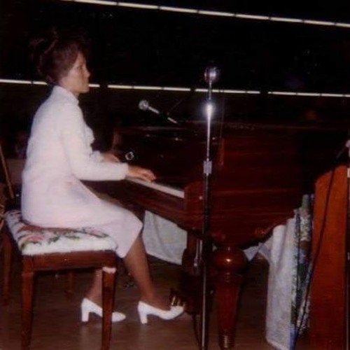 ภาพปกอัลบั้มเพลง I Lift My Hands In Honor (1984) - Sis. Beverly Peach & Cornerstone Church Band