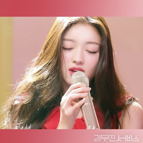 ภาพปกอัลบั้มเพลง YOOA (유아)- strawberry moon (feat. Lee Mujin 무진 듀엣) (Original Song by 아이유 (IU))