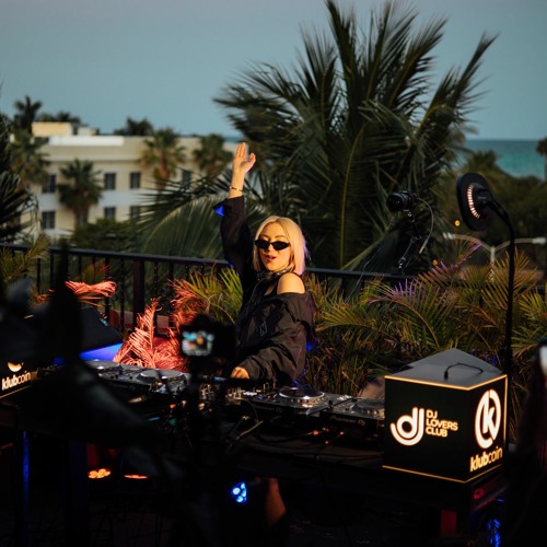 ภาพปกอัลบั้มเพลง Tita Lau - Live DJ Set 1001Tracklists x DJ Lovers Club x Klubcoin Miami Rooftop Sessions 2023