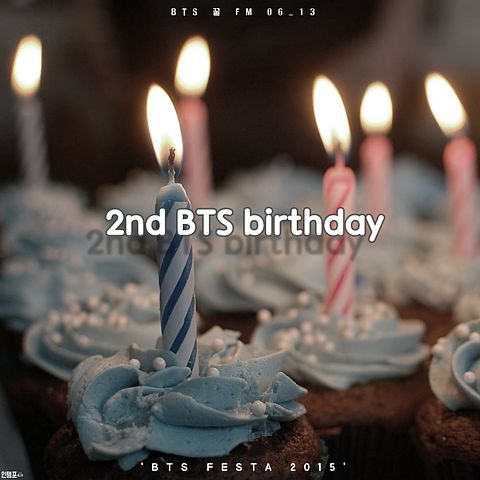 ภาพปกอัลบั้มเพลง BTS 꿀 FM 06 13 2nd BTS birthday 'BTS FESTA 2015'