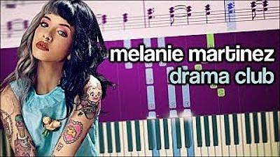 ภาพปกอัลบั้มเพลง Melanie Martinez - Drama Club - Piano Tutorial SHEETS 160K) 1