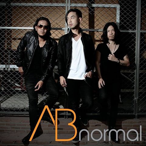 ภาพปกอัลบั้มเพลง รักเธอเพราะ - Ab Normal